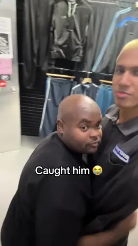 Pulled out all the emotes 💀 #friends #fail #gotem #funny (via bagera0/IG)