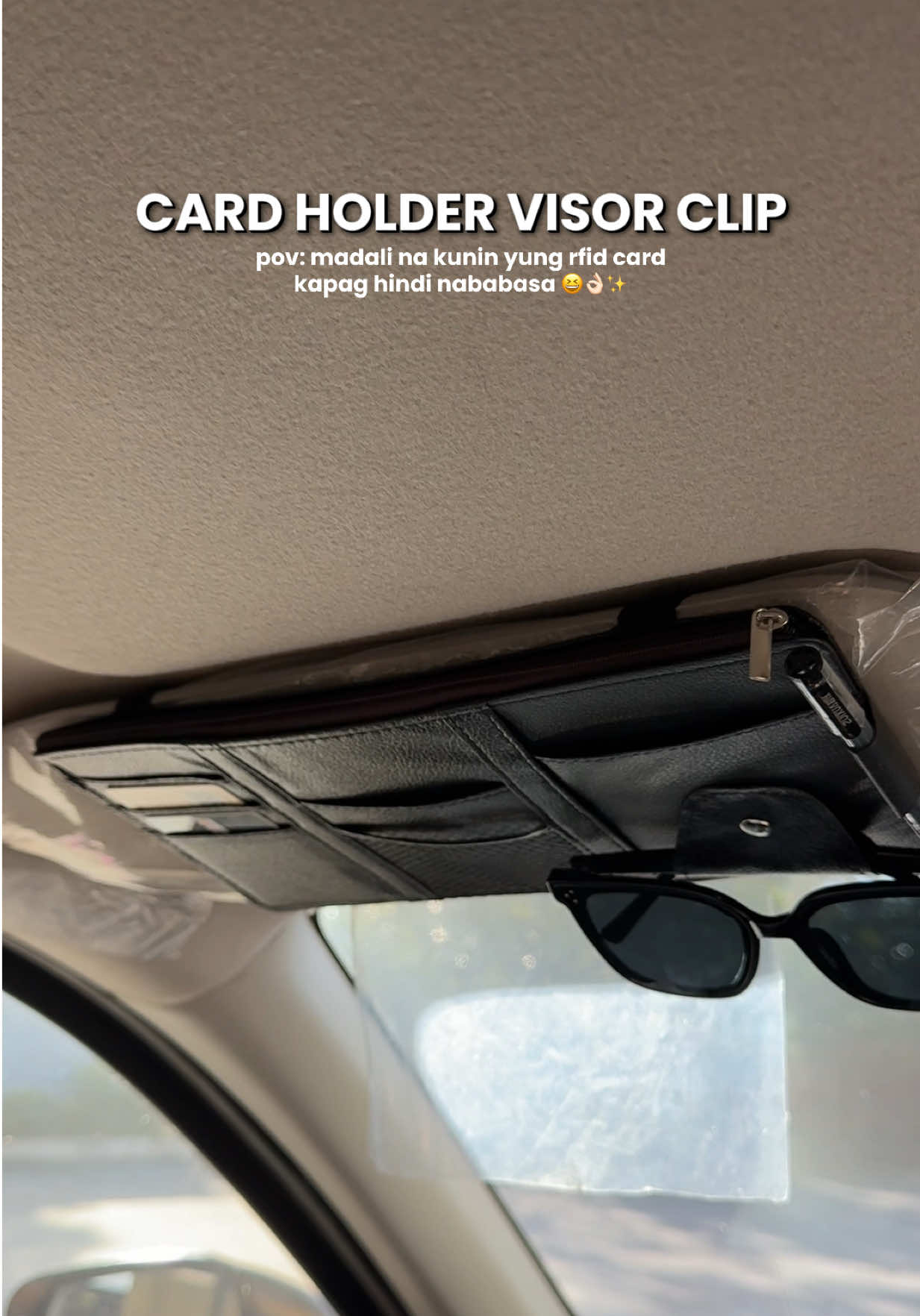 mas madali na kunin ang RFID card ngayon kaysa nakalagay sa envelope lalo kapag hindi nareread yung card 😅 mas organize pa tignan 👍👌🏻 #carorganizer #carcardholder #cardholder #carmusthaves #sunvisorcarorganizer 