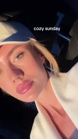 golden hour hits different 🌅✨  #fall #natural #fallseason #fypシ #explorepage✨ 