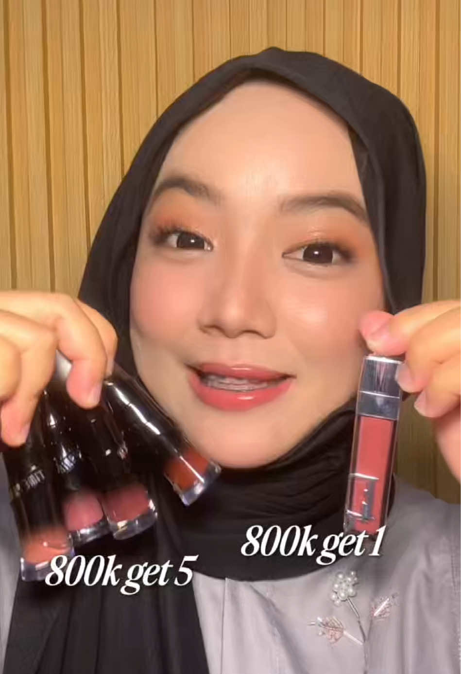 kalian pilih 800ribu yang mana?🫣 kalo aku jelas pilih yang 800ribu dapet 5 lip gloss timephoria!
