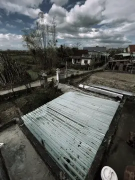 “人变化如此之快…… 只剩下过去的回忆会伤害我们。 