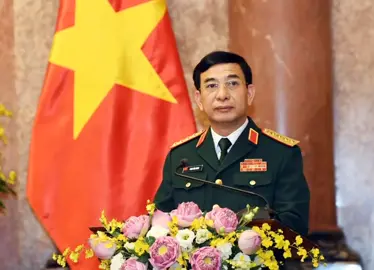 Tiểu sử Bác Phan Văn Giang  Đại tướng Phan Văn Giang sinh ngày 14.10.1960. Quê quán xã Hồng Quang, huyện Nam Trực, tỉnh Nam Định. vào Đảng ngày 4.12.1982( ngày chính thức 4.6.1984 ). Bác là tiến sĩ khoa học quân sự, trình độ lý luận chính trị cấp cao. Đồng thời là ủy viên ban chấp hành trung ương Đảng khóa XII, XIII, ủy viên Bộ chính trị khóa XIII #phanvangiang#quandoinhandanvn🇻🇳 