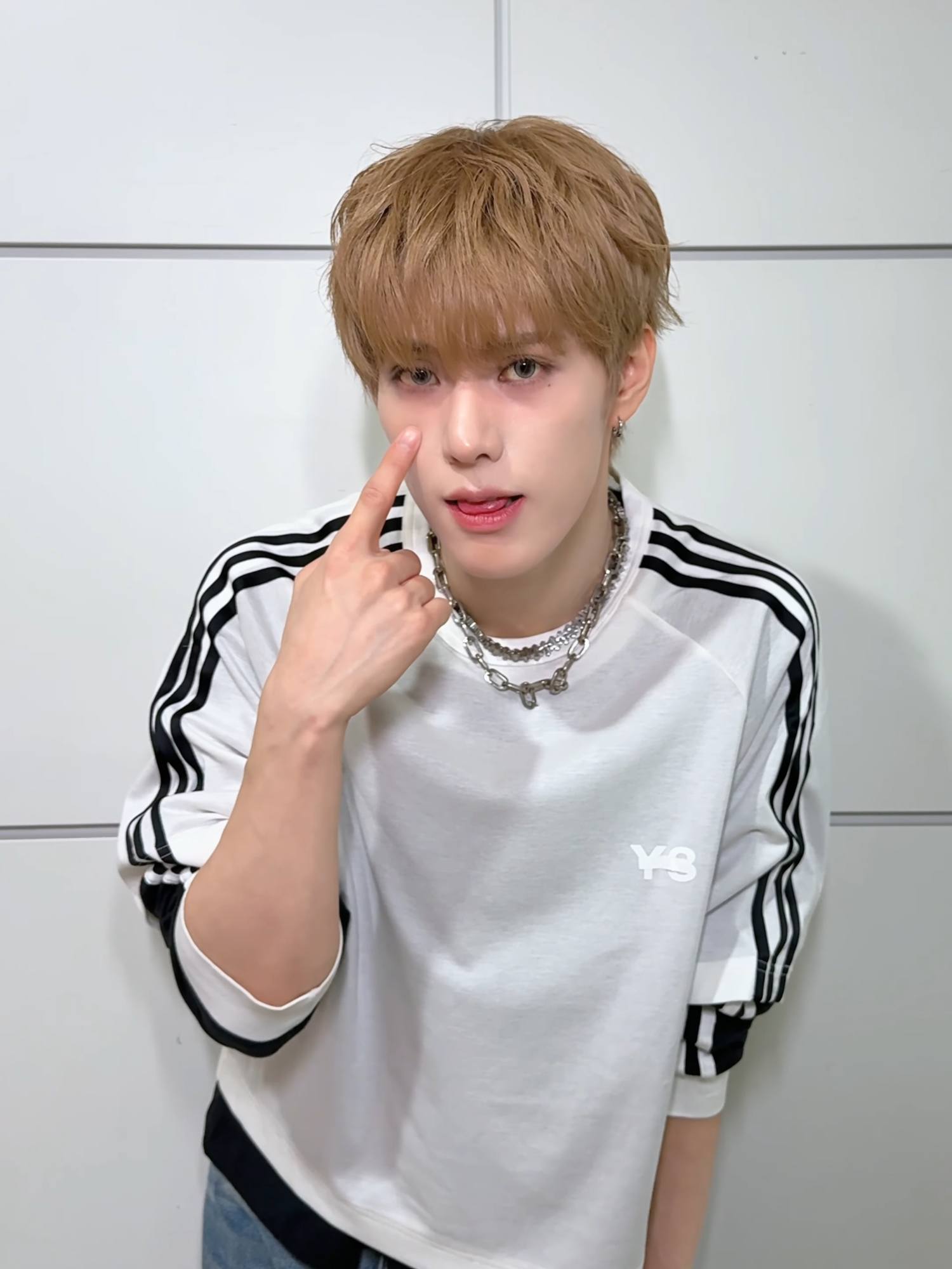 Light up the place📸 #xikers #싸이커스  #민재 #MINJAE #수민 #SUMIN #진식 #JINSIK #헌터 #HUNTER  #SUPERPOWER #슈퍼파워 #SUPERPOWER_Challenge #슈퍼파워_챌린지