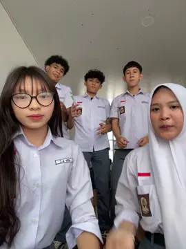 hahaha lucu langsung bubar