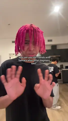 that’s my pink haired sister guys sorry 🤷🏽 @Secret 