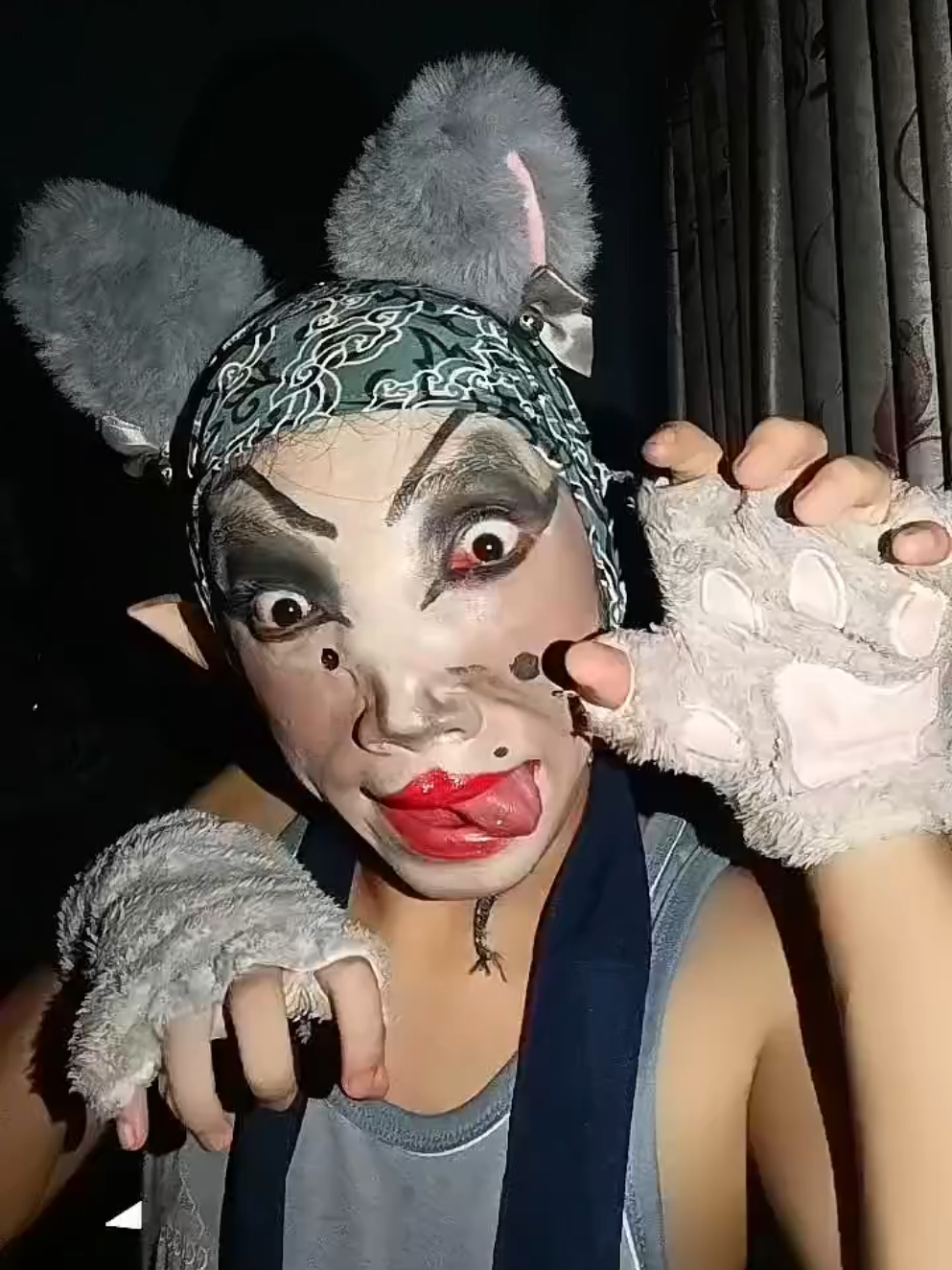 hungry cat 🐈‍⬛👅 #fyp #viral #horror #hungry #scary 