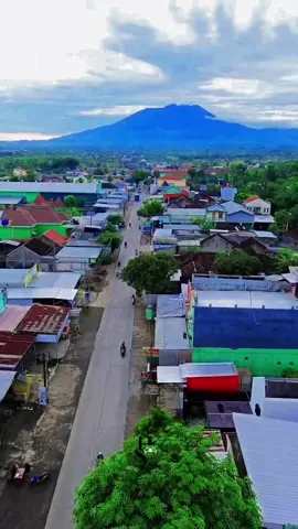 Mount Lawu 📍Perempatan Pandawa . . . . . #karanganyar24jam #sragen24jam #lawumountain  #negeridiatasawan 