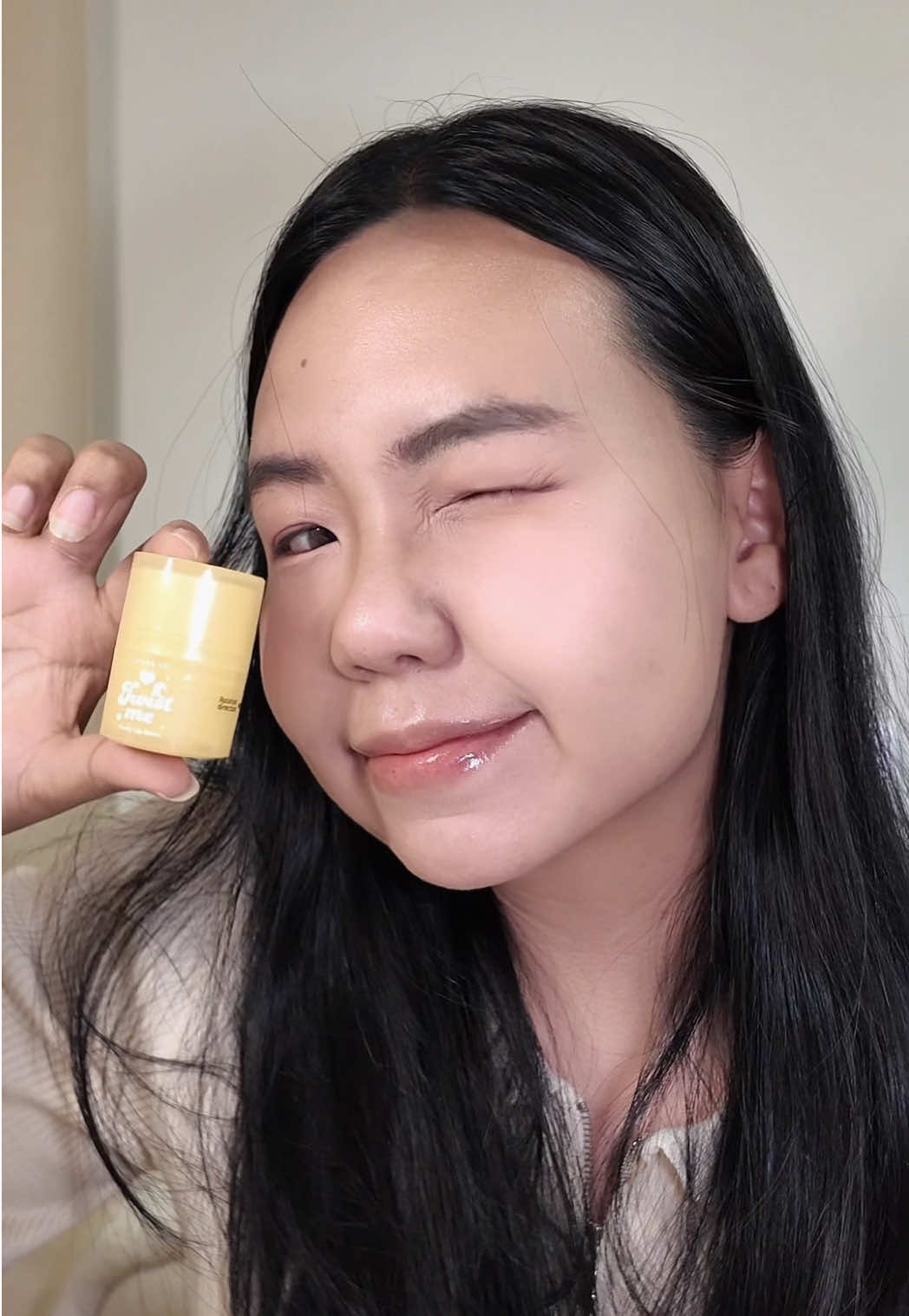 อากาศเย็นแบบนี้ ปากต้องไม่แห้ง 💋 LEMON ME Vanilla Butter Me กลิ่นหอมละมุน ฟื้นปากแห้งให้นุ่มทันที 🍯 #LemonMe #TwistMeFruity #VanillaButterMe #ลิปบาล์มหอมละลาย 