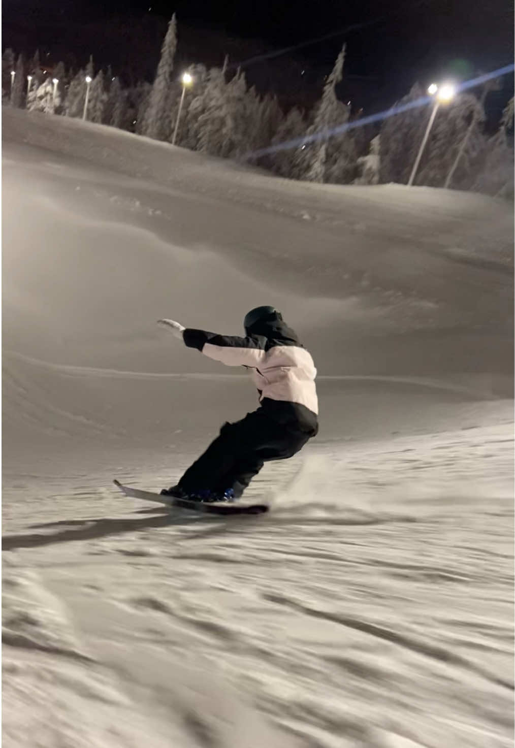 Night skiing 🔮🥷 #skiing #skitok #fyp 