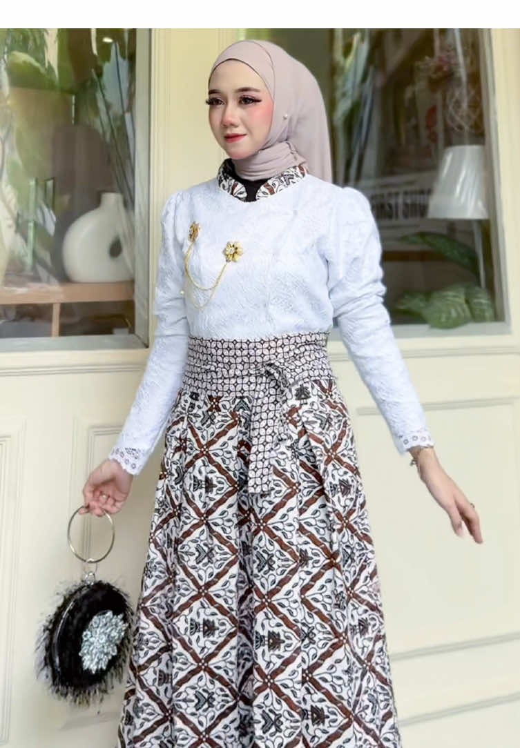 koleksi motif terbaru lagi nih kak untuk Dress Janggannya #DressJanggan #kebayajanggan #CoupleJanggan 