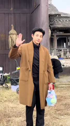 a very handsome new look 😍 #maxiaoyu马小宇 #马小宇 #maxiaoyu 