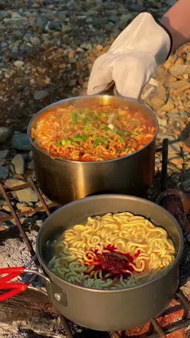 Một ngày chill tại suối #campinglife #camping #chill #dangoai #vivucamping 