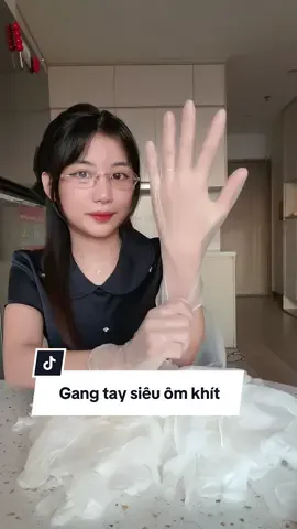 Đeo găng tay để dọn dẹp giặt đồ cho da tay đẹp nha #hoaihayho #reviewdogiadung #gangtay #gangtaynhabep #gangtaynauan 