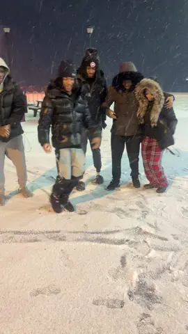 😭😭😭😭😭😭 nah it’s snowing upstate @TaTa4️⃣ 