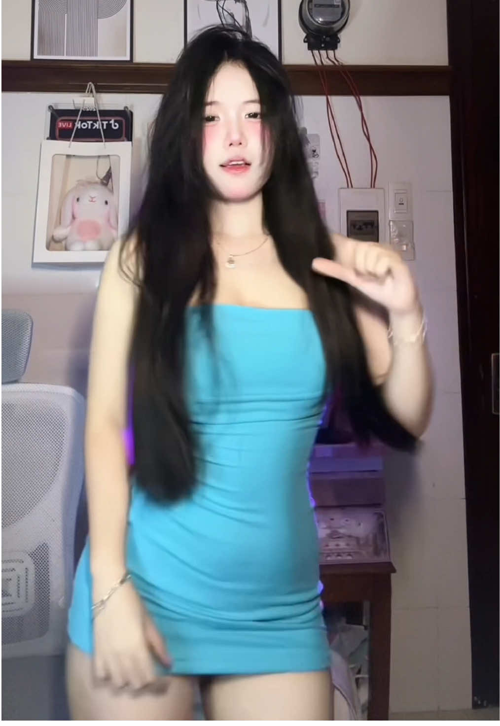 em ghệ váy xanh này có trong giỏ hàng nhé #fyp #viral 