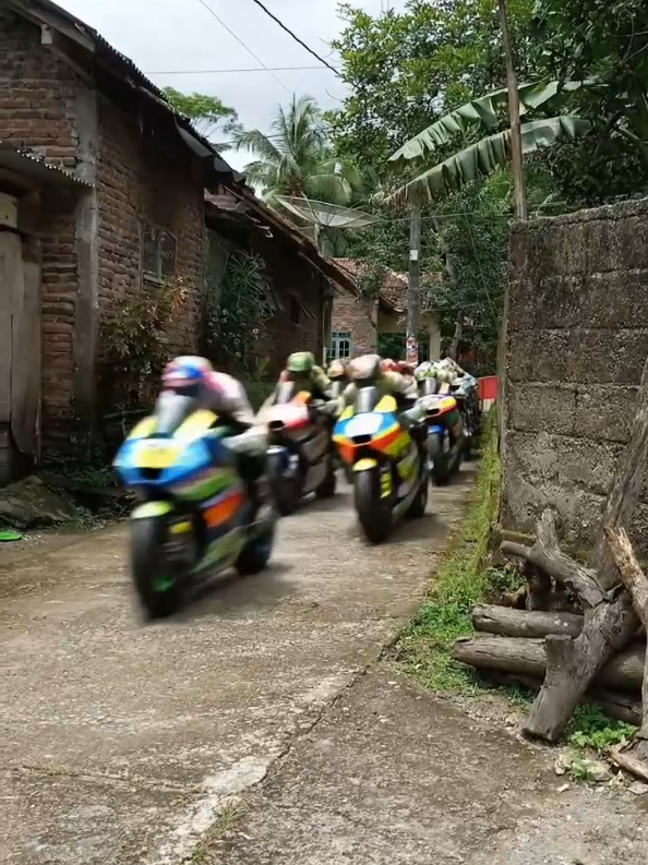 balapan MotoGP yang menegangkan #foryou #searchinsightcreators #balapan #motogp 