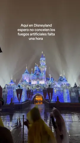 Lluvia en Disneyland #disneyland #CDA 