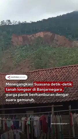 Seperti inilah suasana menegangkan warga di Desa Pandanarum, Banjarnegara, Jawa Tengah saat tiba-tiba tanah longsor meluncur cepat ke daerah pemukiman warga pada Minggu (16/11/25). Video yang memperlihatkan situasi yang menegangkan itu merekam saat tanah longsor meluncur yang disertai dengan teriakan dan kepanikan warga. Sedikitnya ada 30 rumah warga yang tertimbun material longsoran. Sementara itu menurut data dari BPBD sekitar 27 orang warga masih tertimbun tanah longsor, 2 orang meninggal dunia, 2 orang luka-luka dan lebih dari 800 jiwa mengungsi. #longsor #longsorbanjarnegara #banjarnegara #tanahlongsor #desapandanarum 