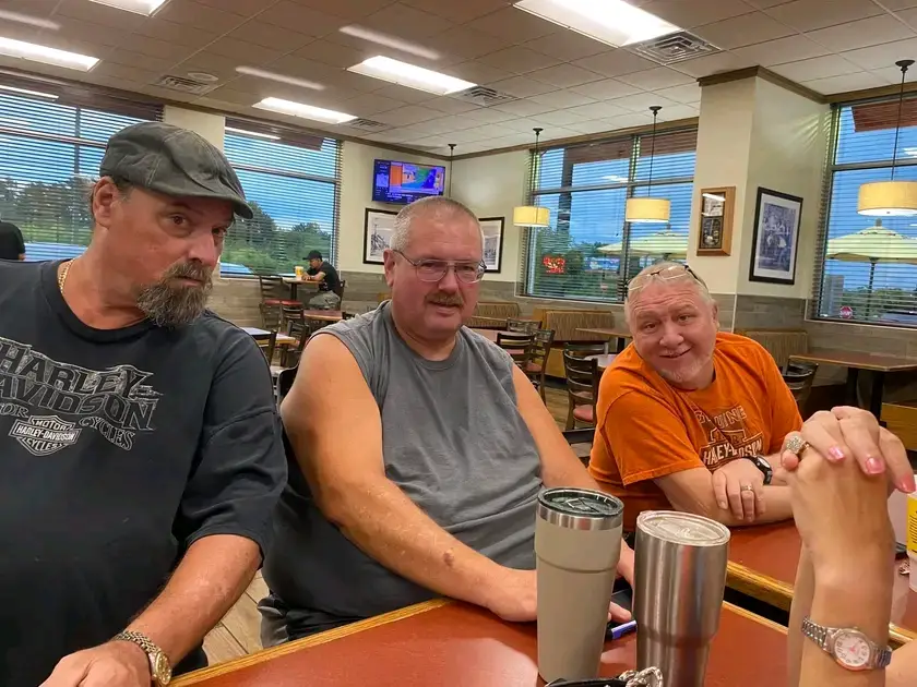 BASANZE UKO BABITEKEREZAGA ATARIKO BIRI UMUHOMBYI NIWE WUNGUTSE KUGIRA INSHUTI ZABAKIRE NTAKO BISA KUBANA NEZA BIKARUTA BYOSE #nyigishatv  #KAGIRINKURU  #NYIGISHATV  #INKURUYIGISHA  #SIRIMUKA