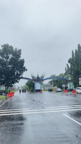 vibes habis hujan emang ga pernah gagal bikin tenang sih 🌧️☔️ #rain #pasamanbarat #sumbar 