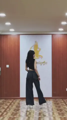 ហាត់ភ្លាមថតភ្លាមហ្មង😘😘#នាតការបាំ #CerealCerdik #ព្រះកាយចន្ទ័ក្លឹប #prettygirlswalk 