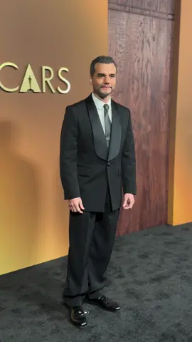 É oficial. A campanha começou, brilhe muito Waguinho. Te amooo, torcendo sempre por você! ❤️✨ #wagnermoura #oagentesecreto #governorsawards #Oscar 