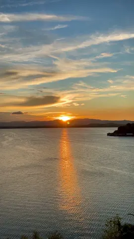 versi indonya makin nyesekk😫 #marduaholong #danausentani #sunsetpapua #jayapurahits_papua #fyp 