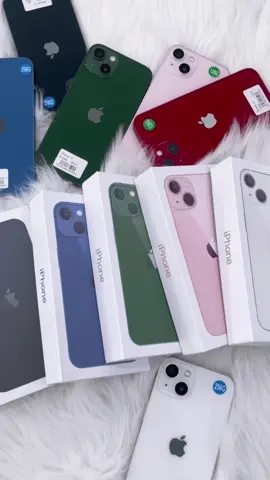 iPhone 13— padu habis untuk geng yang nak prestij & power! 🔥📱 Dengan 6 warna premium + semua function mantap, memang lain macam! 🤩 Condition second tapi still macam baru — jimat banyak, gaya tetap on! ✅ FREE BOX ✅ FREE GLASS ✅ FREE CABLE 🛡️ Warranty 90 hari Stok sikit je! 📲 Jangan lengah, nanti menyesal bila SOLD OUT! 🚨