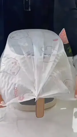 If you use this dustproof cover for small electrical appliances that are not commonly used at home, you don't have to worry about falling dust, and you can also use it as a pillow cover when you go out to play in the hotel. It's really too practical # electrical dustproof cover # dustproof cover # fan cover # beautiful and practical