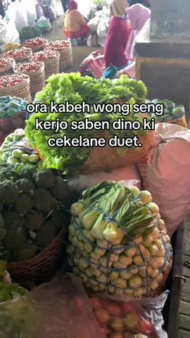 malah cekelan sirah🤣#pedagangsayur #pasarsayurngablak 