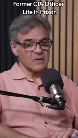 Former CIA Officer John Kiriakou Life In Prison #johnkiriakou #spy #cia #lifeinprison #unitedkingdom🇬🇧 