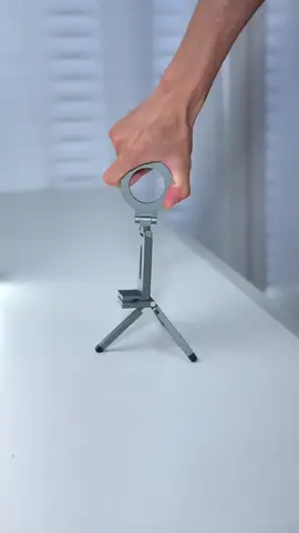 Wearing it outdoors for business trips is simply not convenient #Mobile phone holder # selfie stick # magnetic phone holder # iPhone # travel#3c #selfiestick #magnetic #iphone 