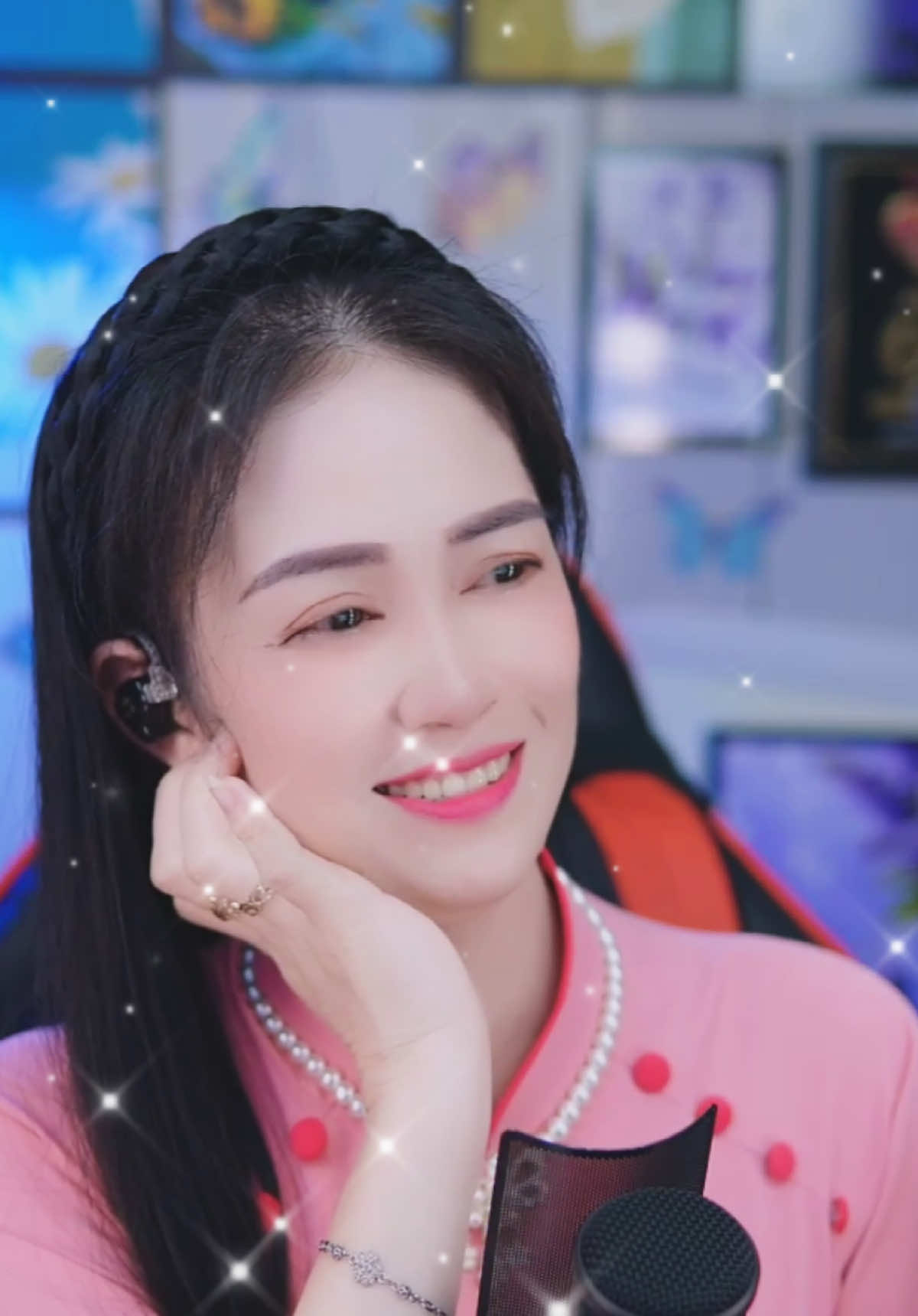 Vì sao ai biết vì sao 🤪🤪🤪,..có ai giống mình hong ta 🤪🤪. #lainhonguoiyeu #livehighlights #tiktoklive #nguyenhoang_585 #LIVEFEST2025 