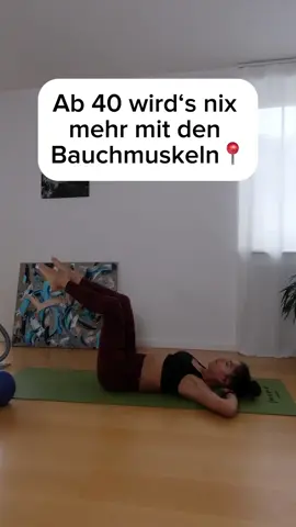 Nein. „Normal“ ist das nicht — es ist nur das, was viele erleben, weil sie nie lernen, ihren Core richtig zu aktivieren. Du brauchst keine Crunches. Du brauchst Technik. Atmung. Tiefe Muskulatur. Konstanz. ✨ 👉 Folg mir für eine starke Mitte, die dich trägt — nicht dein Alter.
