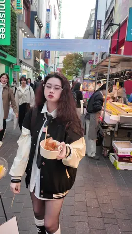 Tưng tửng mới lo được choa emmm