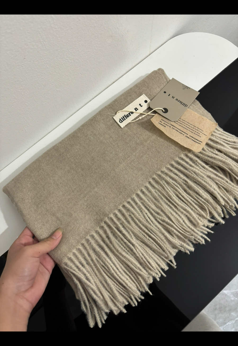 Mùa đông sắp tới rồi❄️☃️, sắm khăn quàng cổ nè mí bà #khănquangco #thoitrang #phukienquanao #khănquangconu 