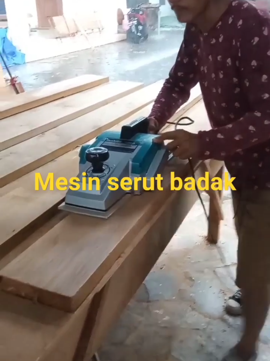 mesin planer besar makita 1806b, labar mata pisau 17cm #kerajinankayu #tukangkayu #woodworking #mesinplaner #mebelkayujati 