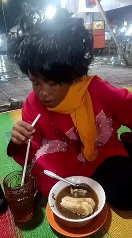 Kiki lagiii nich gaes.. makan SOP kaki sambil tebak2an.. mangga mampir di kuliner kota serang Banten di kepandean SOP iga bebek bakar dan sate kambing sate bebek 🦆🥰@Wahyu Nurjamil @NS Football @Kuliner Banten | Faruqhack @Ejt tv @wongseranggg @Cilegon Kuliner @Banten Well @Wali Kota Serang @CEO ASP - ALMEERA TRAVEL 