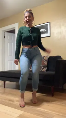 tienes unos ojos qué me encantan  amo la música !!!! ❤️