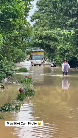 Mùa lũ lịch sử, mới mưa 2 ngày mà như này rồi 🥹  #lulut #thoitiet #camranhkhanhhoa 