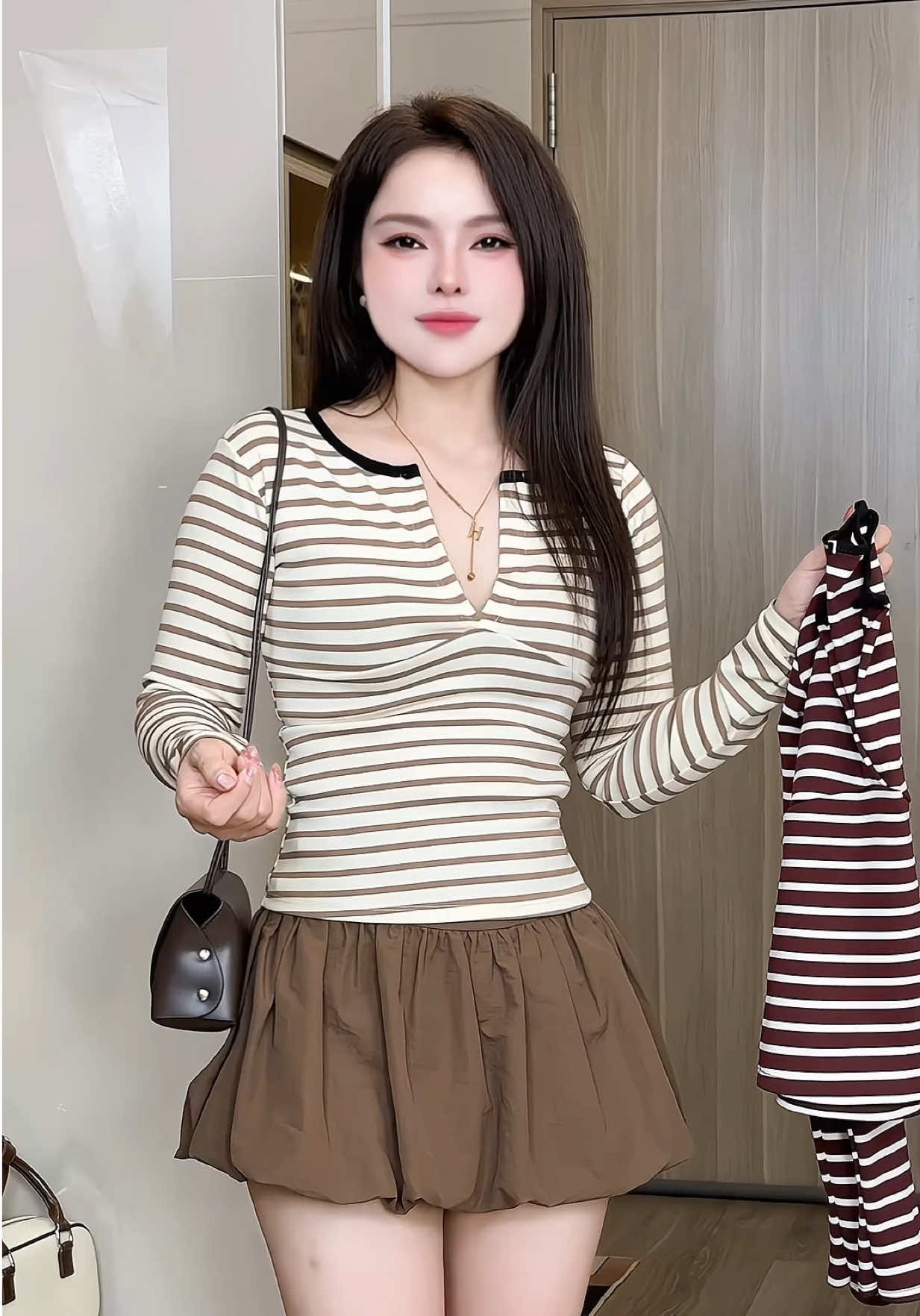 Áo giữ nhiệt dài tay kẻ ngang xinh thiết kế  trẻ trung siu hot . Diện xinh quá chừnggg😉   #aogiunhiet  #aothunnu #aothundaitay #aogiunhiet #aogiunhietnu 