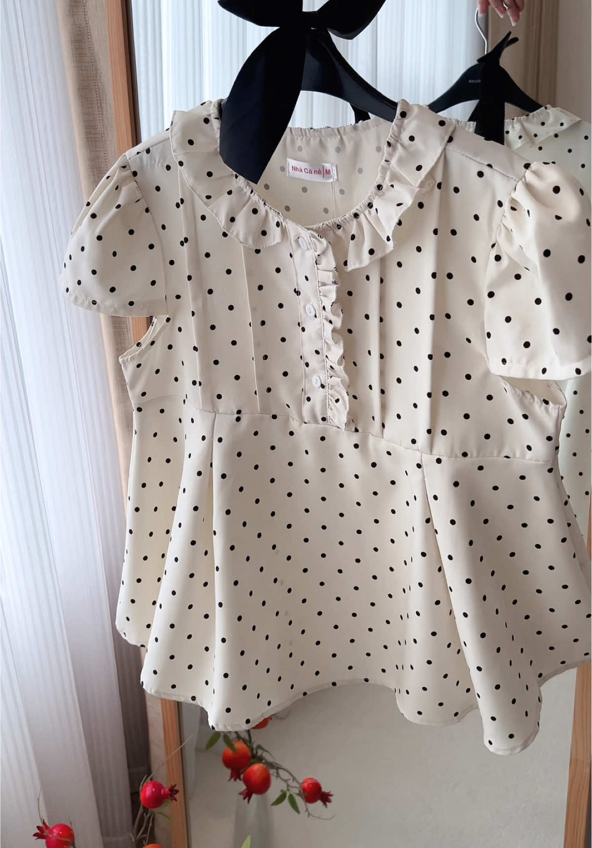 Áo chấm bi thôi mà có gì đâu mê dữ.  #aoxinh #aobabydoll #aobabydollxinh #aonu #aochambi 