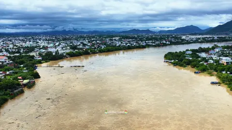 Cập nhật tình hình lũ lụt Nha Trang Tuy trời đã hết mưa nhưng mực nước trên sông Cái vẫn lên cao #nhatrang  #sôngcái 