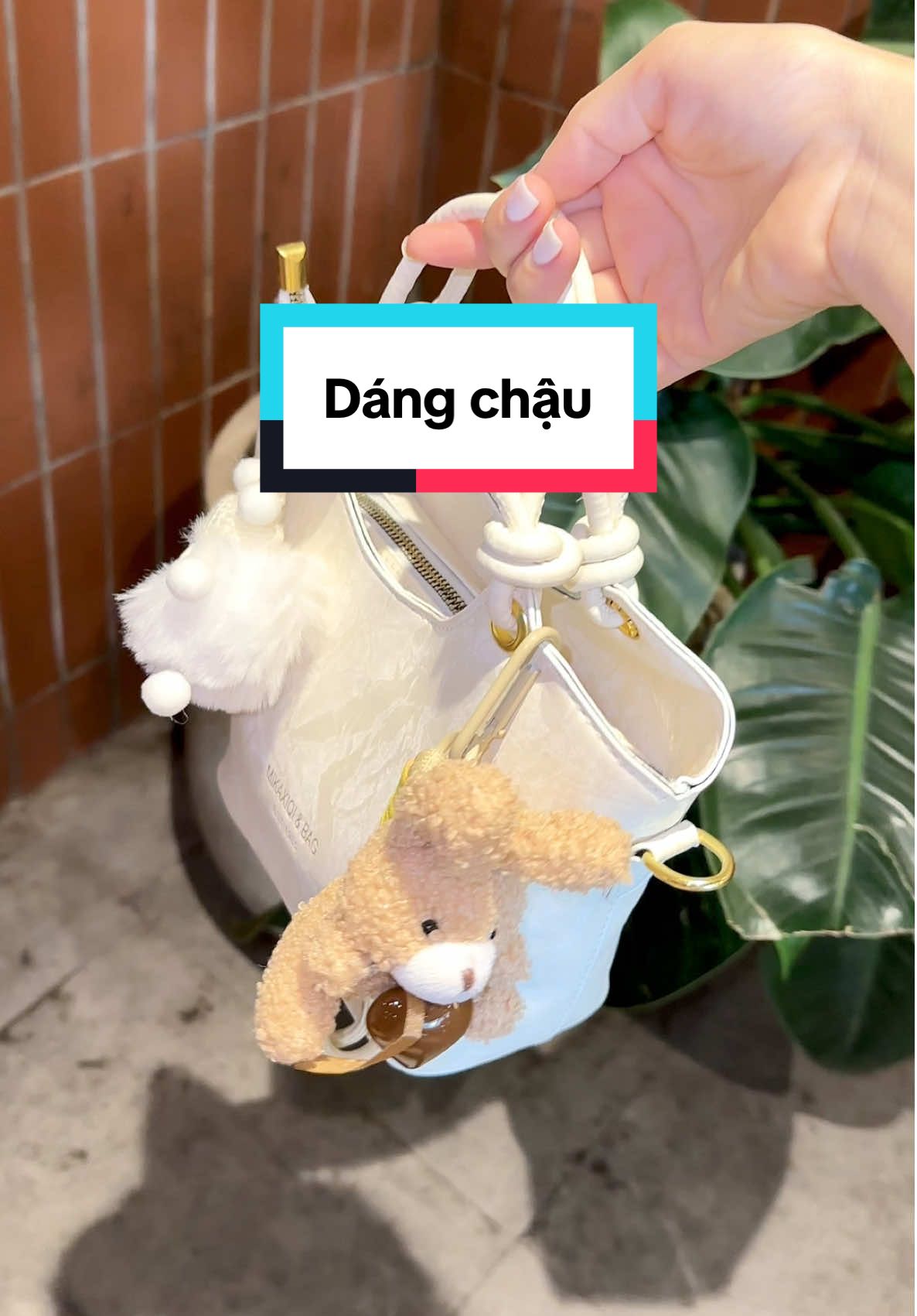 Mở hàng túi dáng chậu chất nhung mịn kèm gấu mở bán 👇🏻👇🏻👇🏻#tuideocheo #tuihottrend #videotrending 