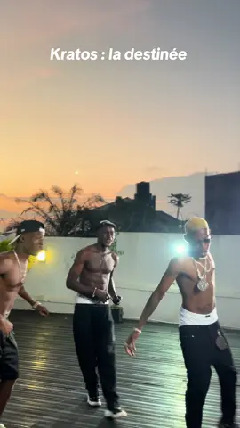 Bon début de semaine @Kratos Le Dieu de la guerre @_Nellyyy💕🪘🇨🇲_ @Petit Axel 21 @MATHIEU BLINDÉ 🍁💪🏽🇨🇲 @TEPSON’s Art 