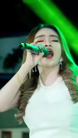 Sudahlah🙂#tristashoting #tristavidiotron #manhattanmongklemongkle #ekajungs 