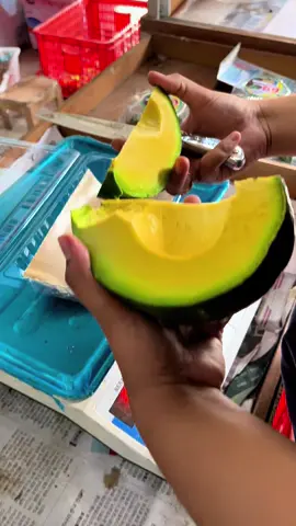 Beli di tempat minta di kupas yo bisa besti 🥰 gas langsung mampir mbak ina btw yg dibuka ini alpukat markus/ kendil ya 🥰 @TRAWAS @Trawas Repost @Pesona Trawas @Wisata Trawas @Wisata Pacet Trawas  #fyppppppppppppppppppppppp #pusatoleholehtrawas #pusatoleholehmbakina #alpukatmentega #jualalpukatmentega 