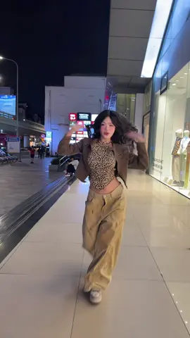 Cô bé tóc xù👩‍🦱 💃💃 #tuilathouthou #thoubichay #tiktokdancevn #fyp 