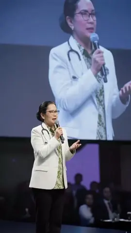 Ini yang akan terjadi pada tubuhmu jika kamu rutin minum campuran sereh, kunyit, jahe dan kayu manis selama seminggu. #tehrimpang #tehserehkunyitjahe  #detoxtubuh #infokesehatan  #VoiceEffects 