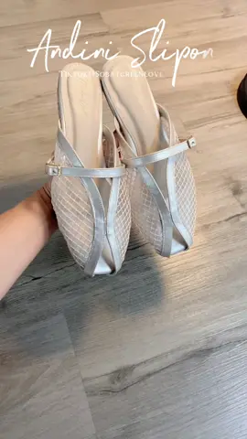 Cute favorite bgtt🤍 #fyp#sepatu#slipon#foryou#sobatgreenlove💚greenlove💚 